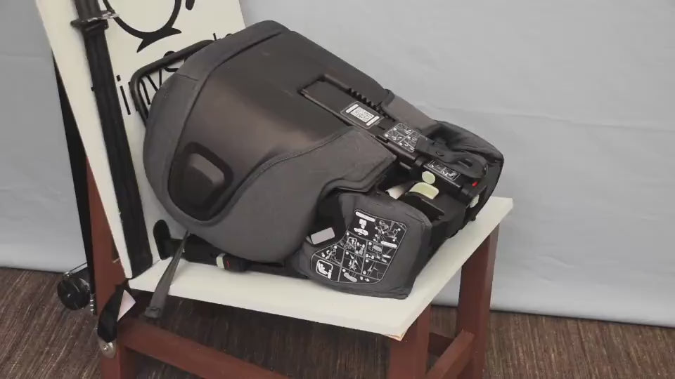 FAQ video showing how the backrest of a TinySeats Two can be raised easily. 